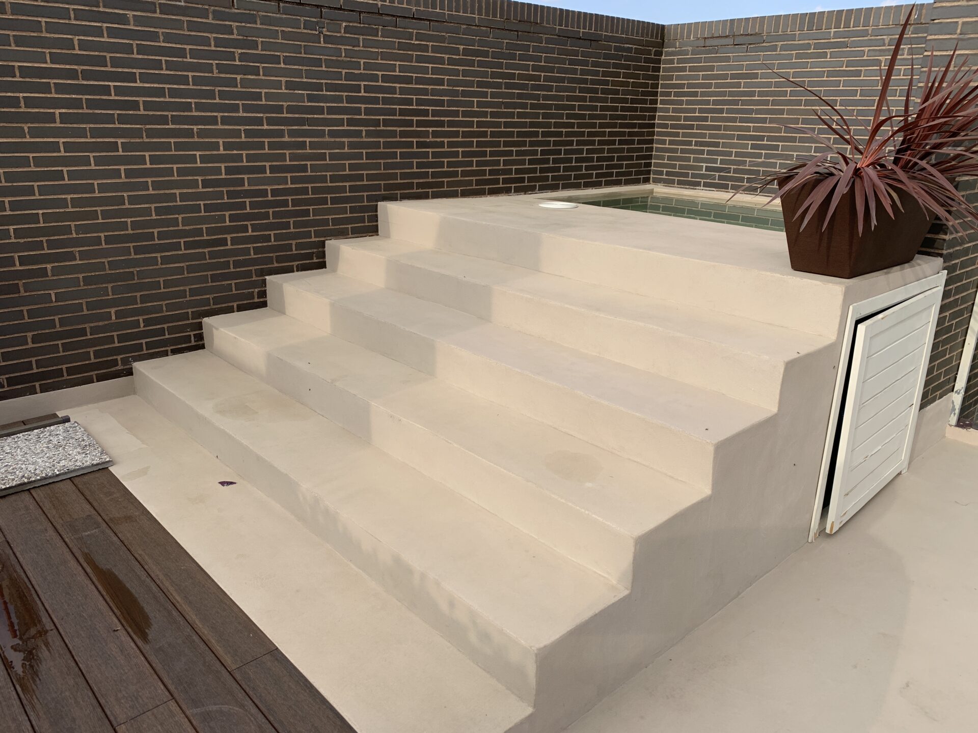 Proyecto exterior: suelo exterior de microcemento (2)