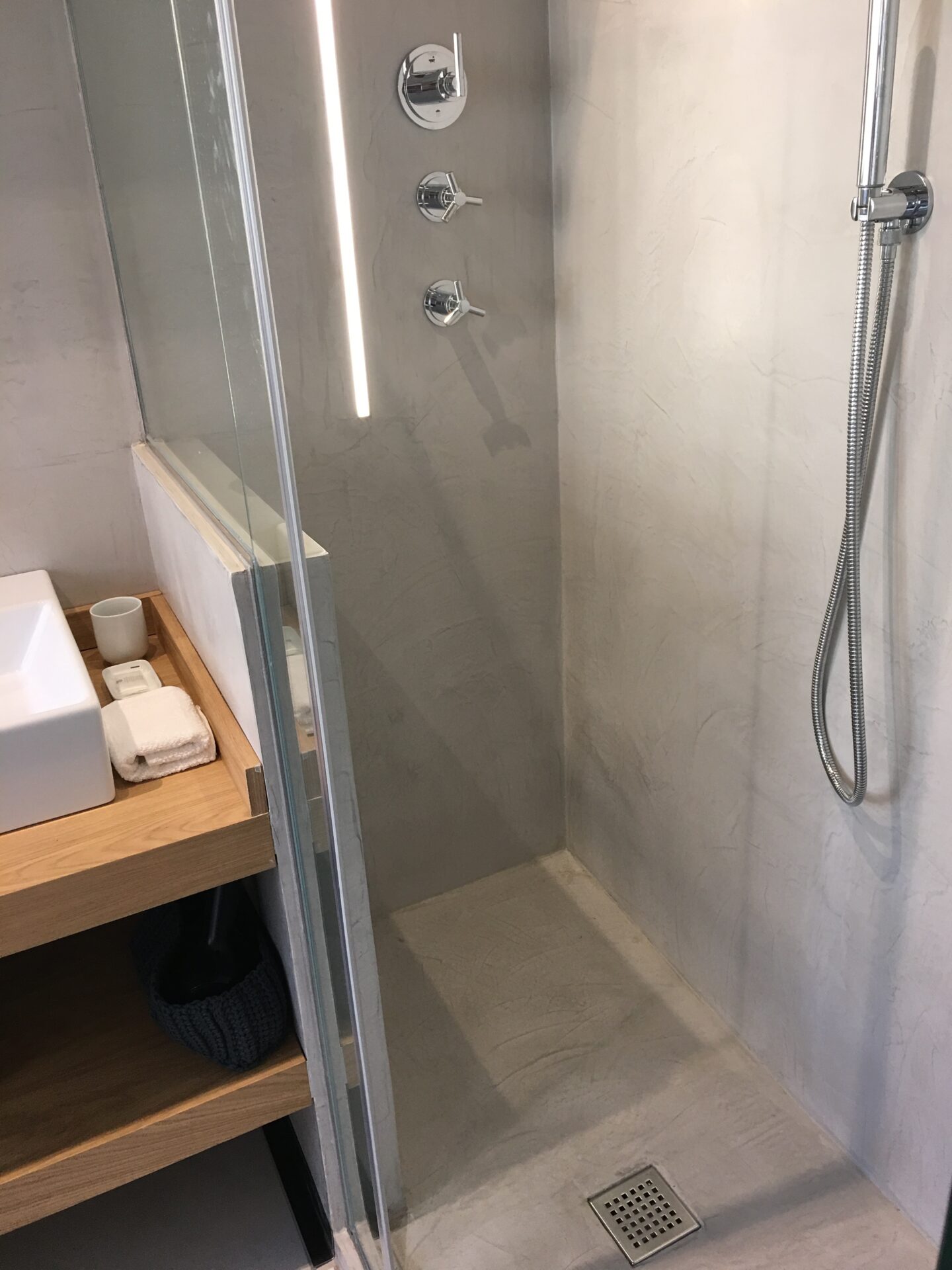 Proyecto interior: bañera o ducha de microcemento (2)