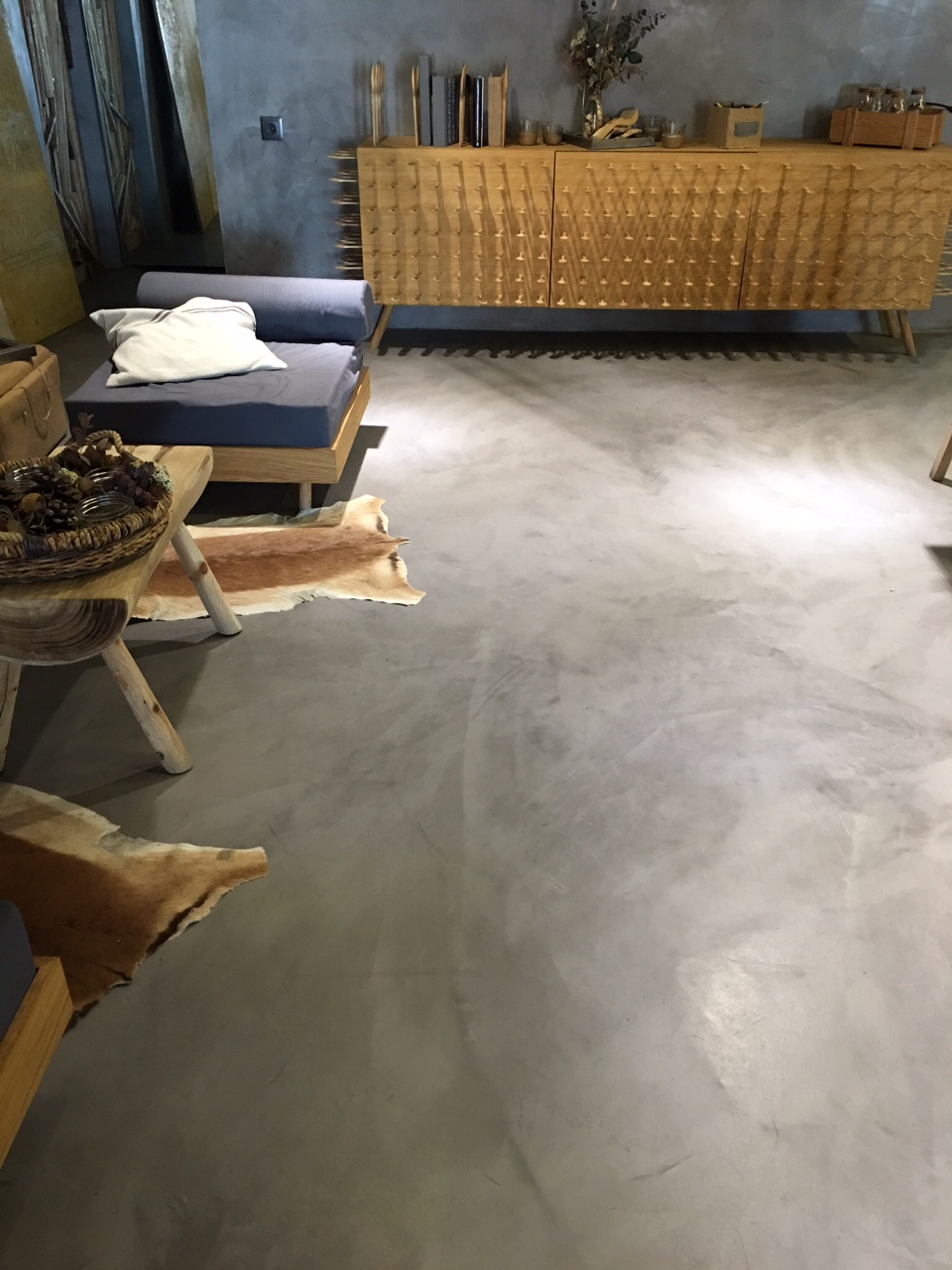 Proyecto interior: paredes y suelos de microcemento (3)
