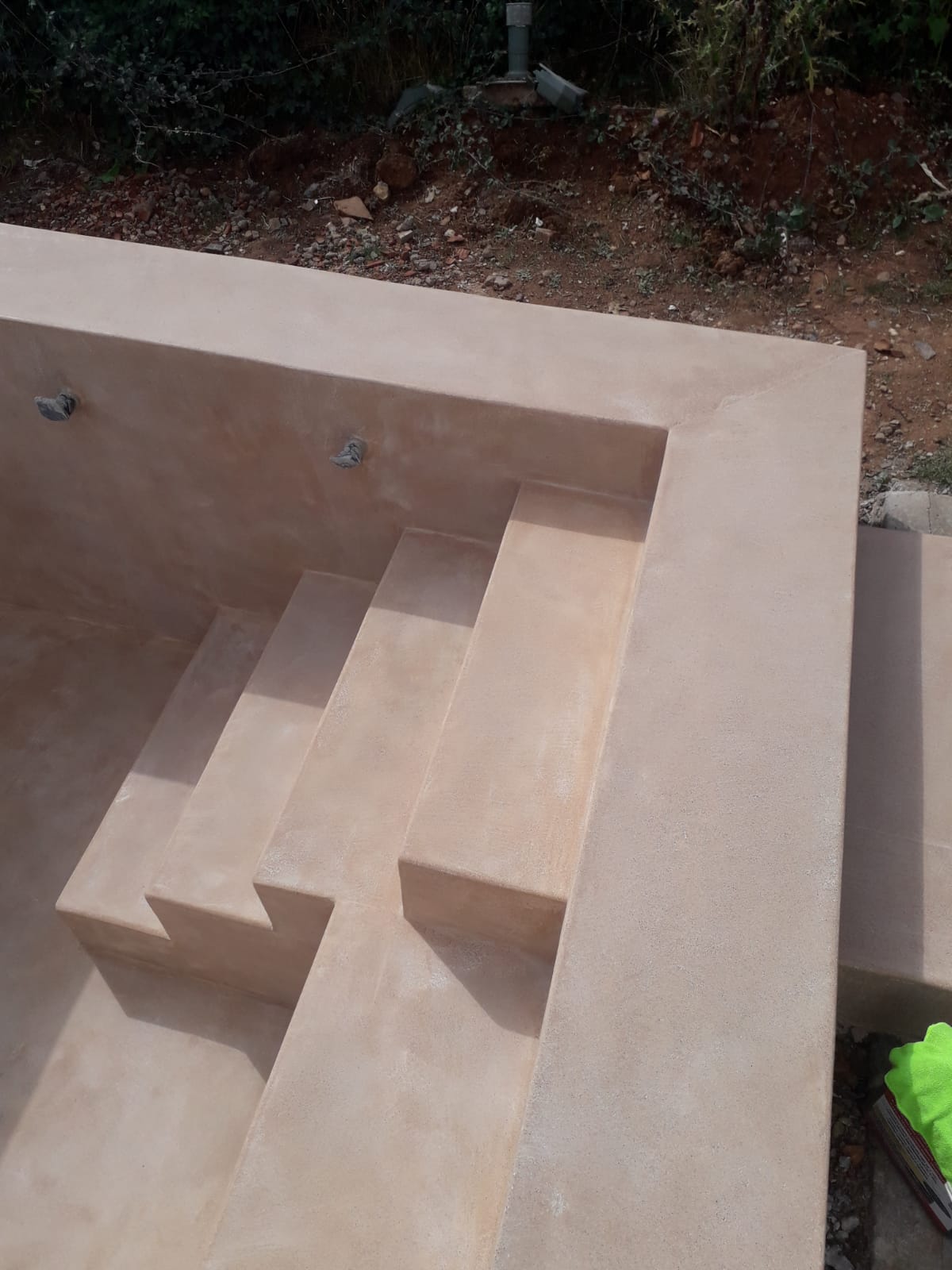 Proyecto exterior: piscina de microcemento (6)