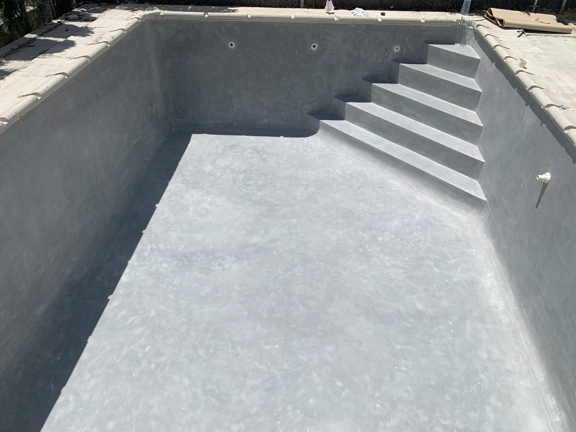 Proyecto exterior: piscina de microcemento (4)