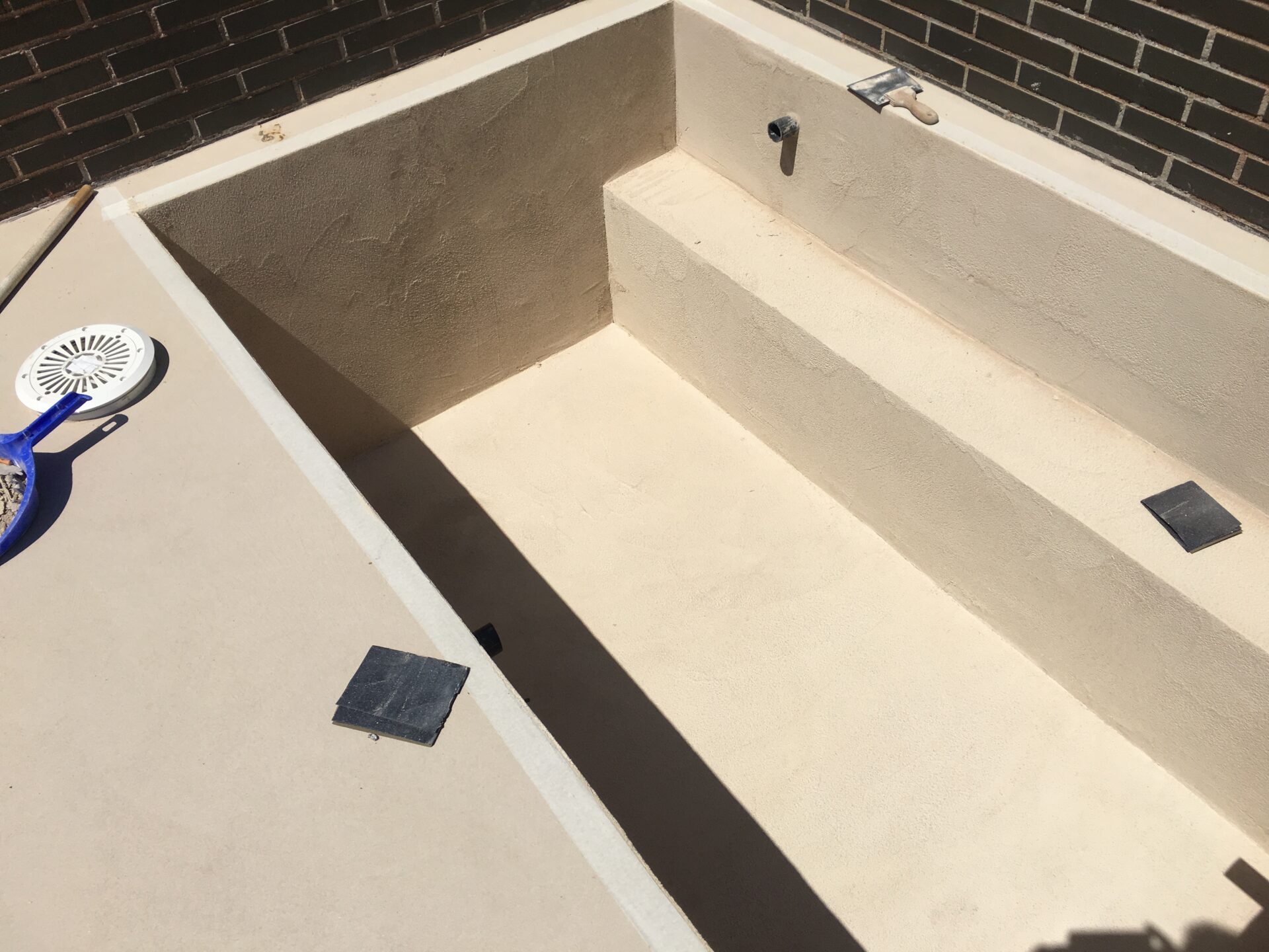 Proyecto exterior: piscina de microcemento (7)