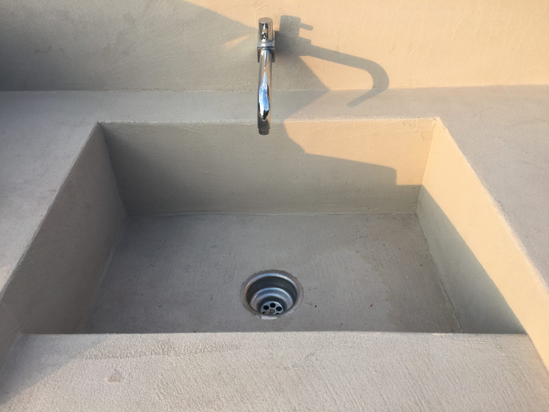 Proyecto exterior: pared exterior de microcemento (5)