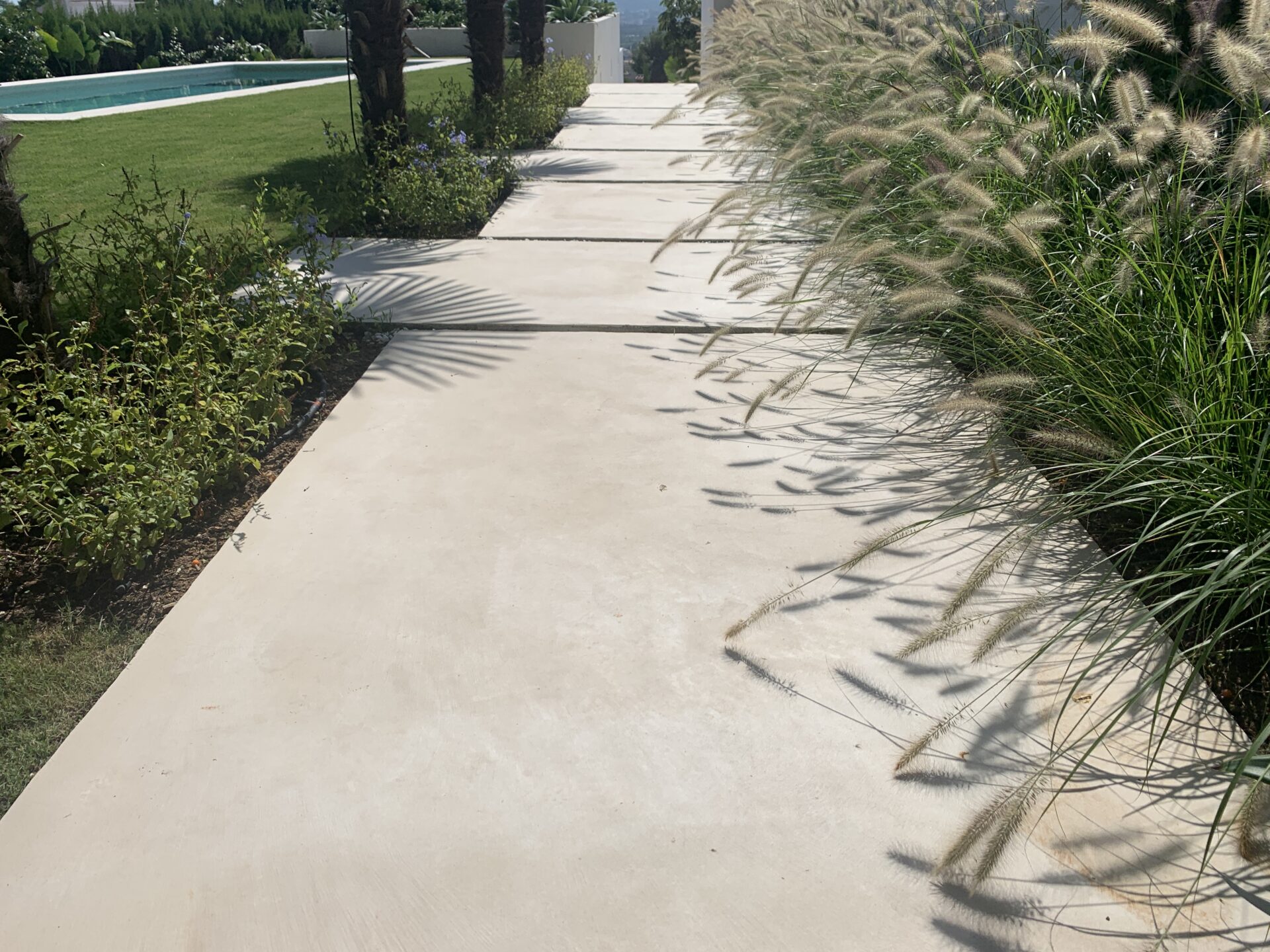 Proyecto exterior: suelo exterior de microcemento (6)