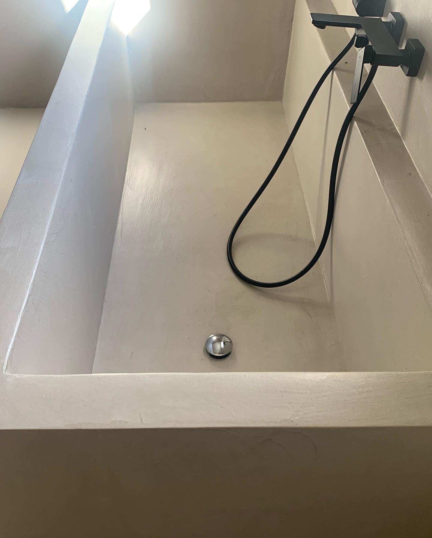 Proyecto interior: bañera o ducha de microcemento (6)