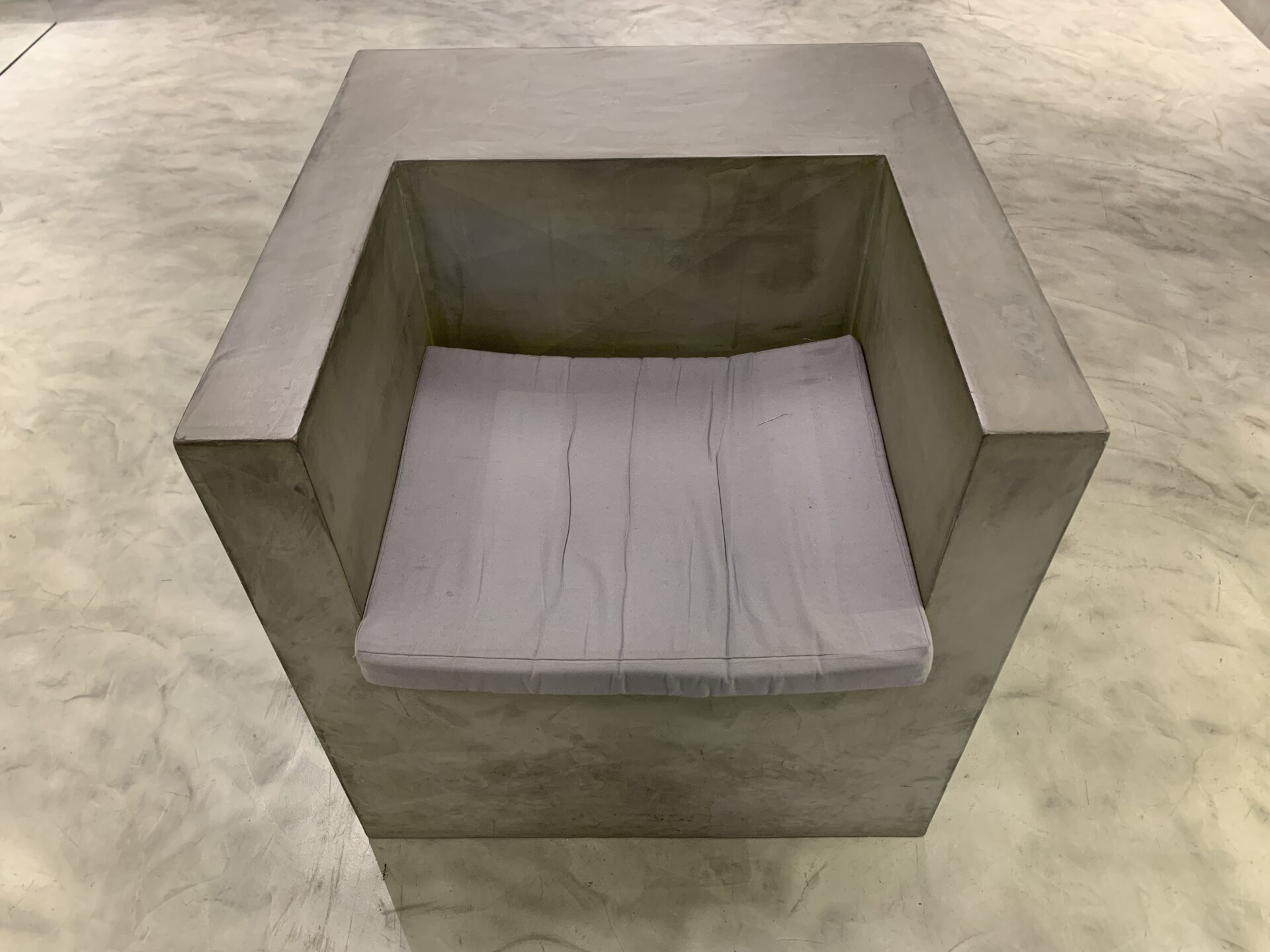 Proyecto interior: mobiliario de microcemento (7)