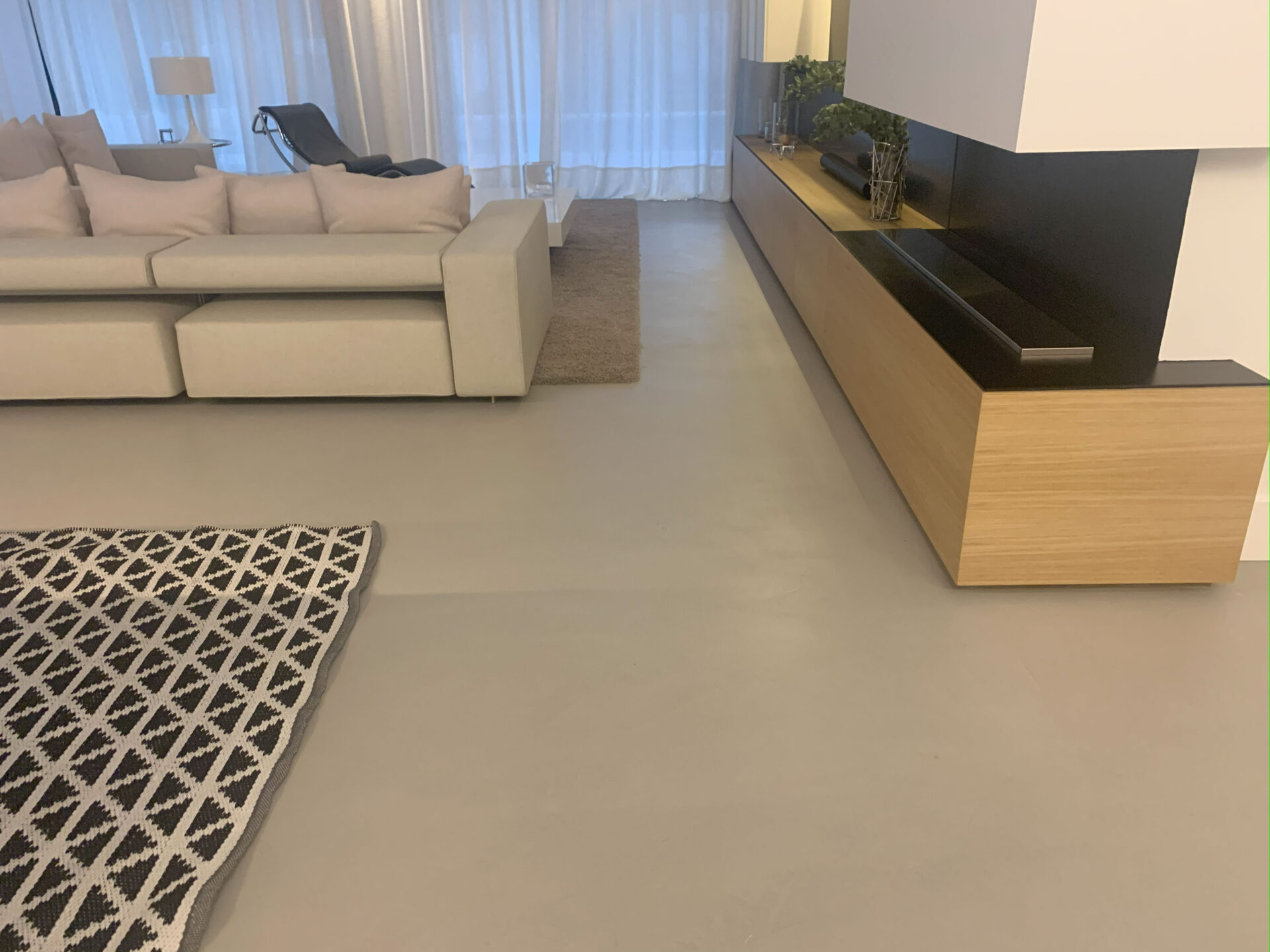 Proyecto interior: paredes y suelos de microcemento (25)