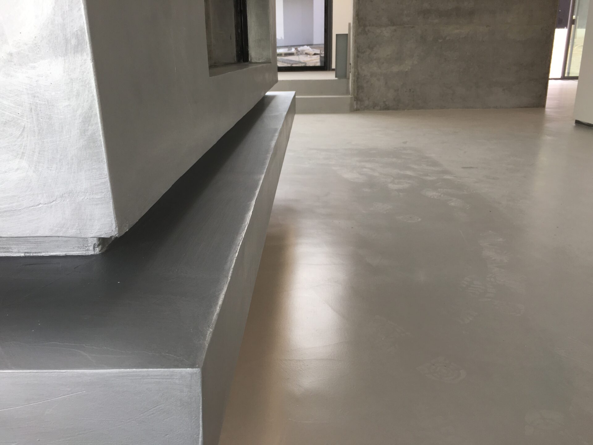 Proyecto interior: paredes y suelos de microcemento (11)