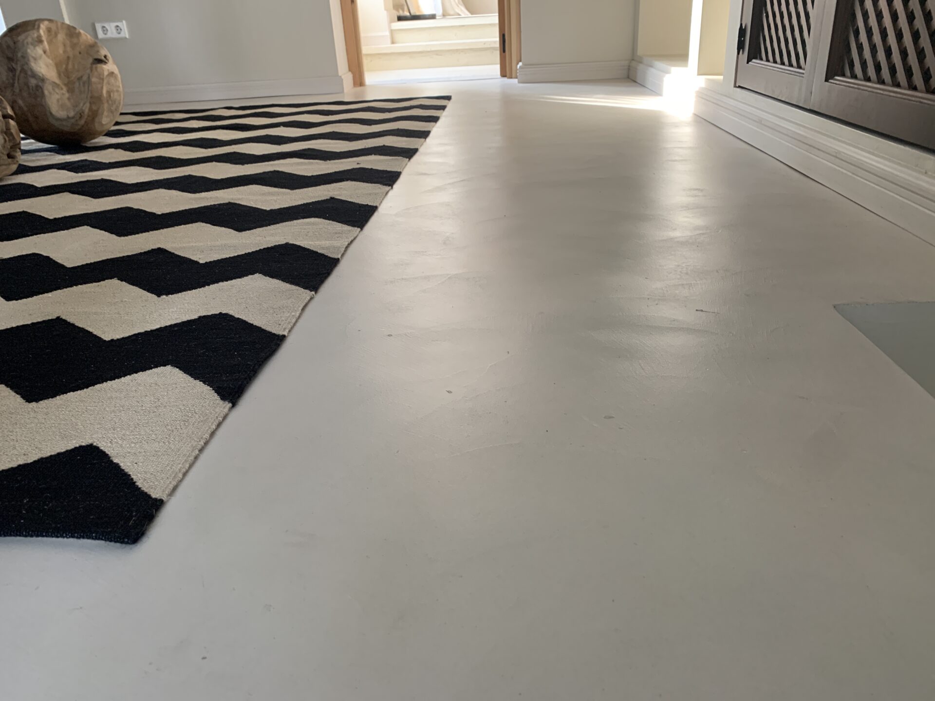 Proyecto interior: paredes y suelos de microcemento (12)