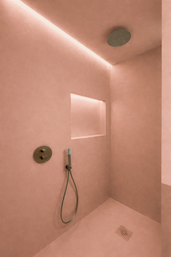Ducha de microcemento en color Reef