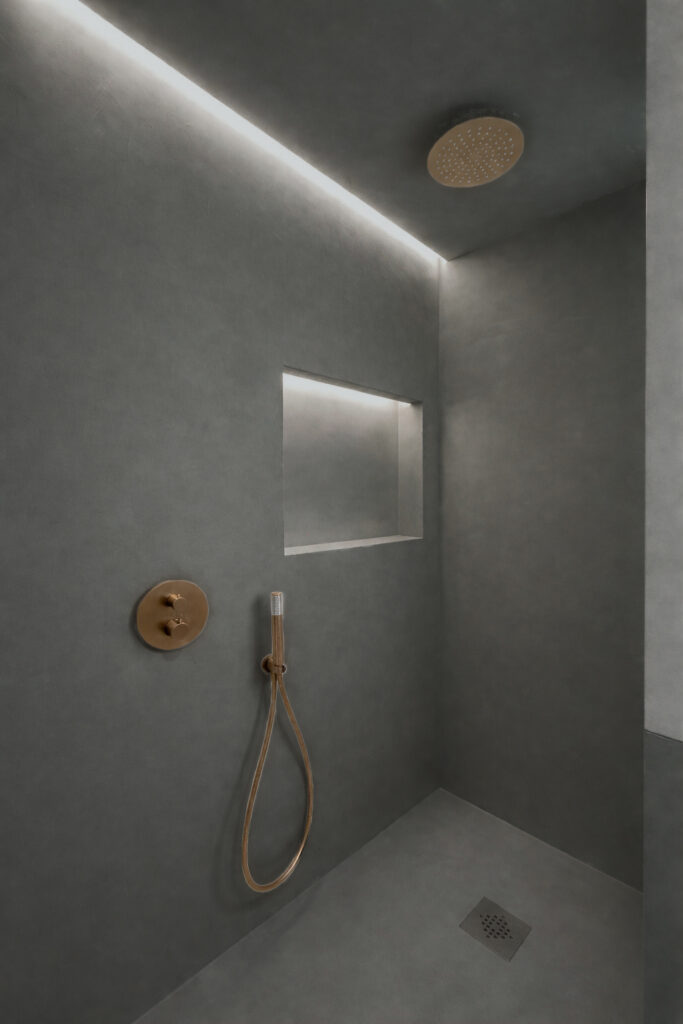 Ducha de microcemento en color Cement